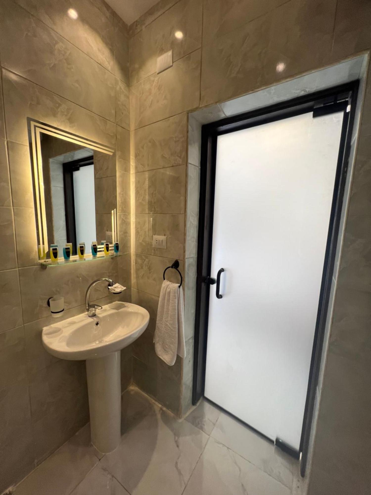 New Glamour Pyramids Hotel Kafrat al Jabal Exterior foto