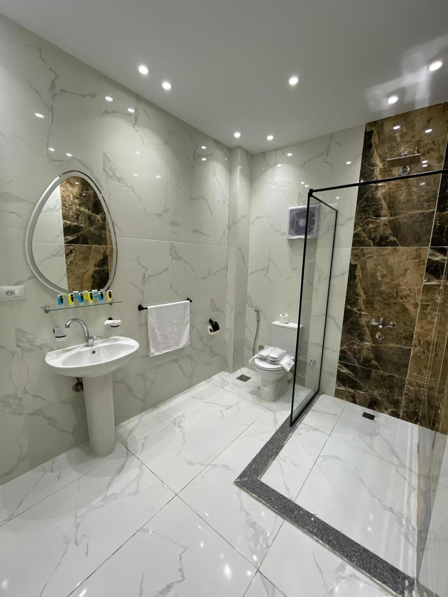 New Glamour Pyramids Hotel Kafrat al Jabal Exterior foto