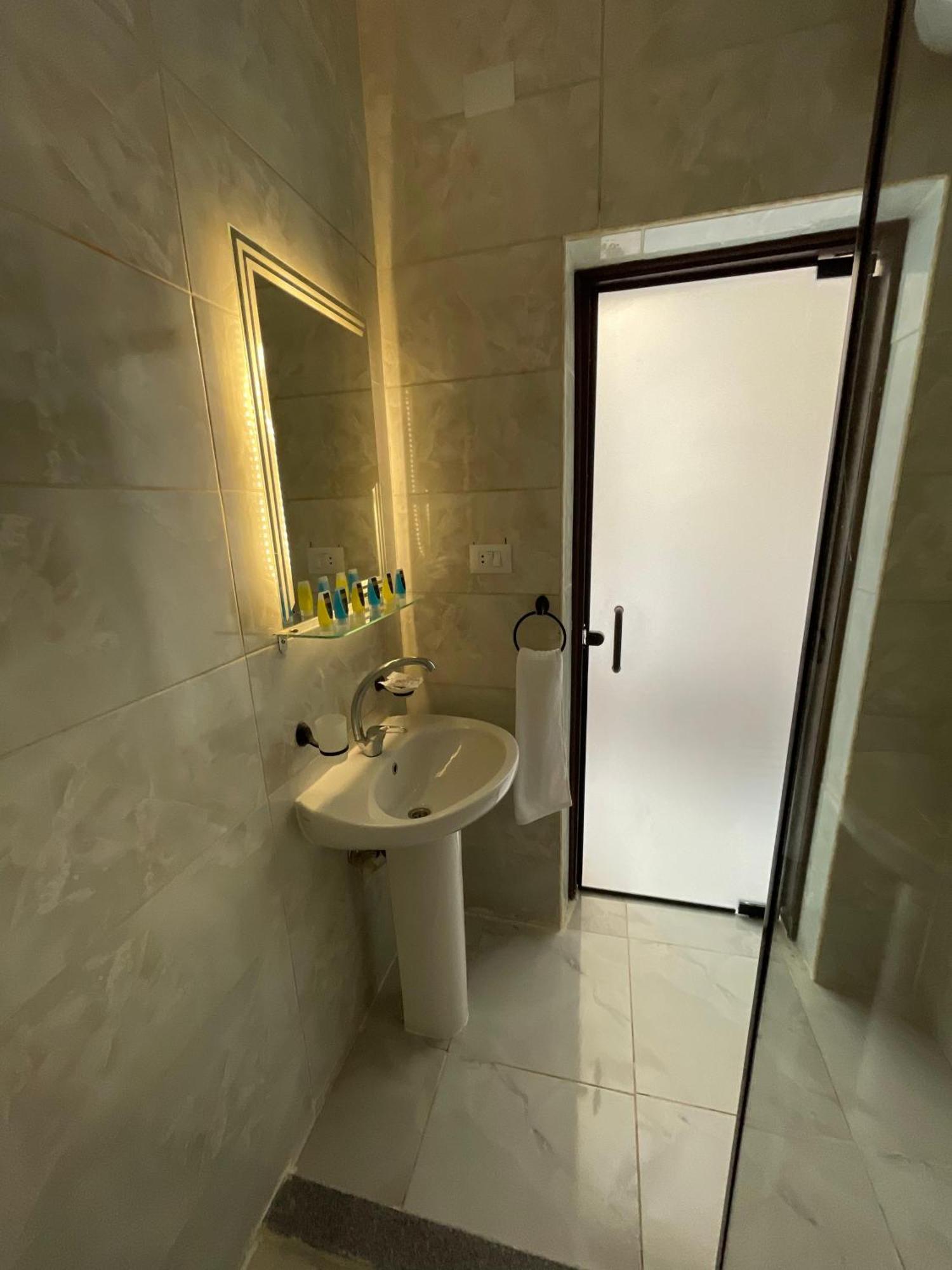 New Glamour Pyramids Hotel Kafrat al Jabal Exterior foto